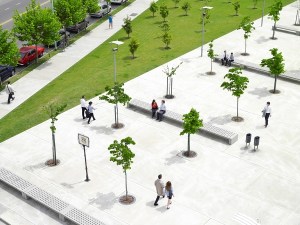 People walking in a park with trees   PwC, Photo_RGB_PC_48164.jpg